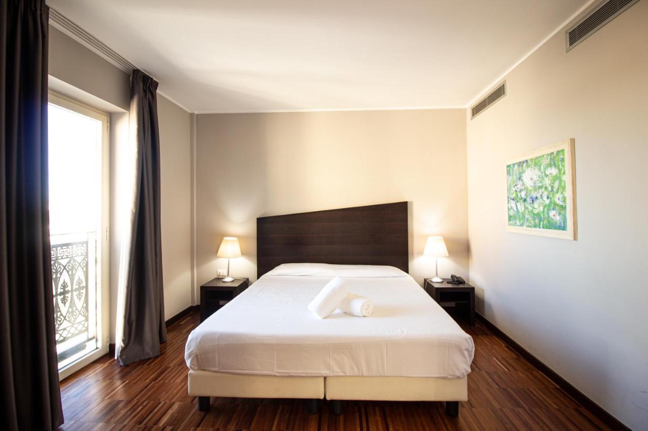 Hotel Cavour By Lvg Hotel Collection Novara Bagian luar foto