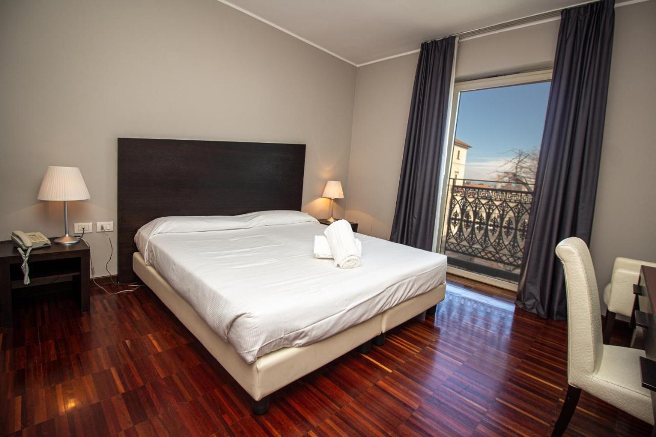 Hotel Cavour By Lvg Hotel Collection Novara Bagian luar foto