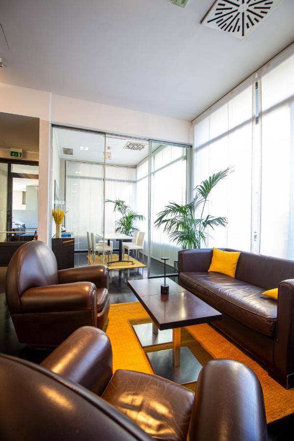 Hotel Cavour By Lvg Hotel Collection Novara Bagian luar foto