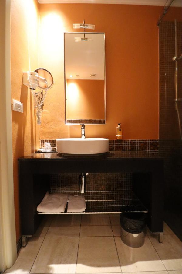 Hotel Cavour By Lvg Hotel Collection Novara Bagian luar foto