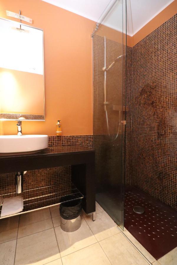Hotel Cavour By Lvg Hotel Collection Novara Bagian luar foto