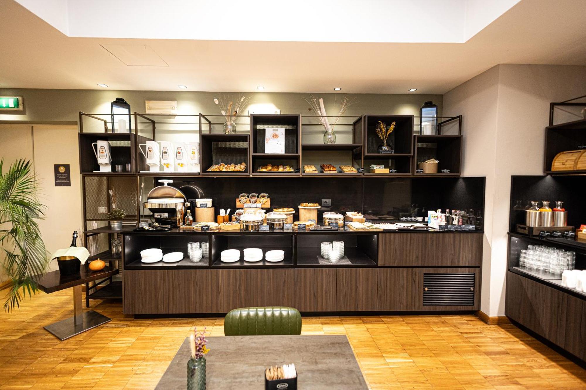 Hotel Cavour By Lvg Hotel Collection Novara Bagian luar foto