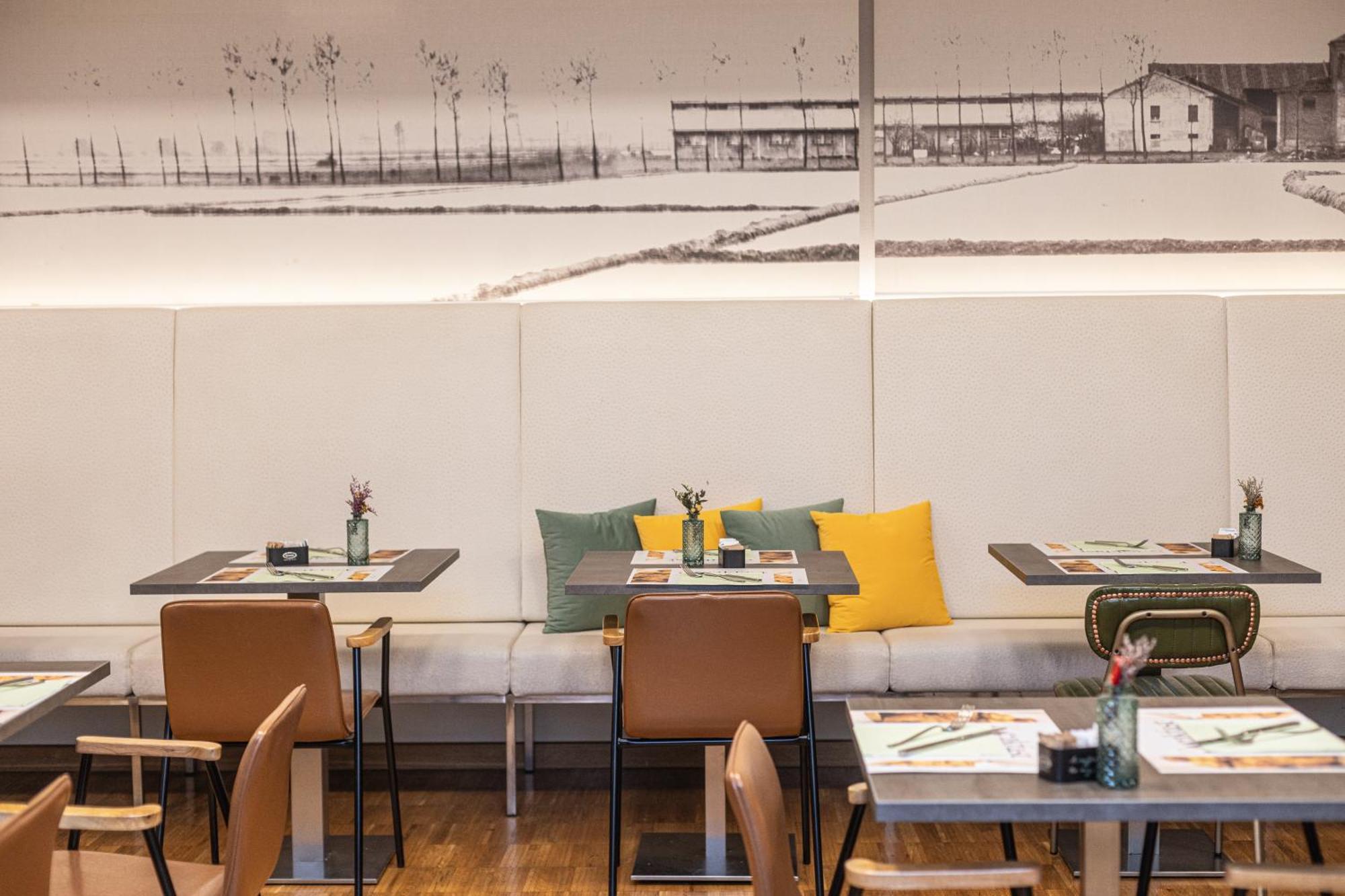 Hotel Cavour By Lvg Hotel Collection Novara Bagian luar foto