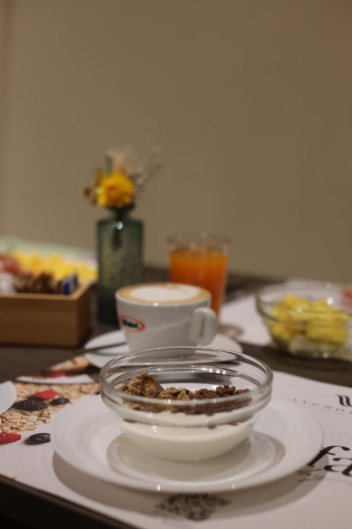 Hotel Cavour By Lvg Hotel Collection Novara Bagian luar foto